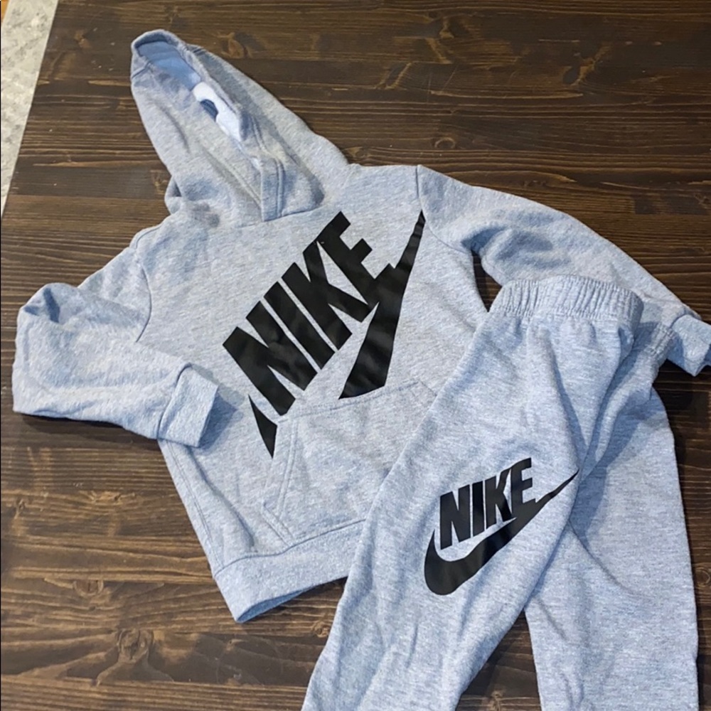 🚫SOLD🚫 4T Nike Set